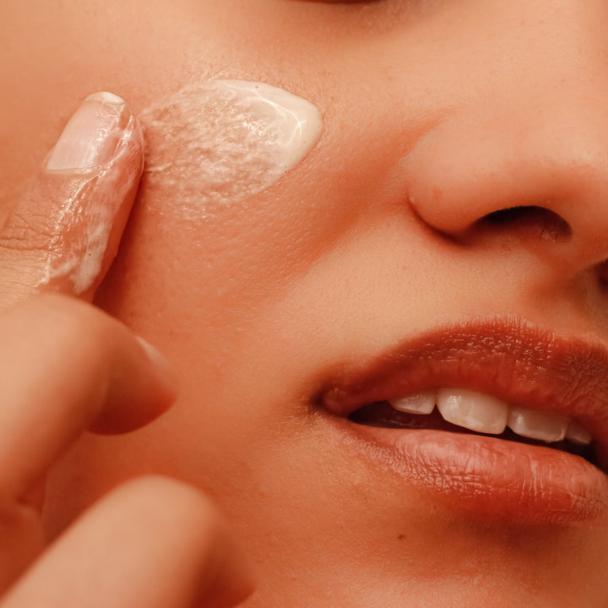 Illume Brightening Peptide Moisturizer