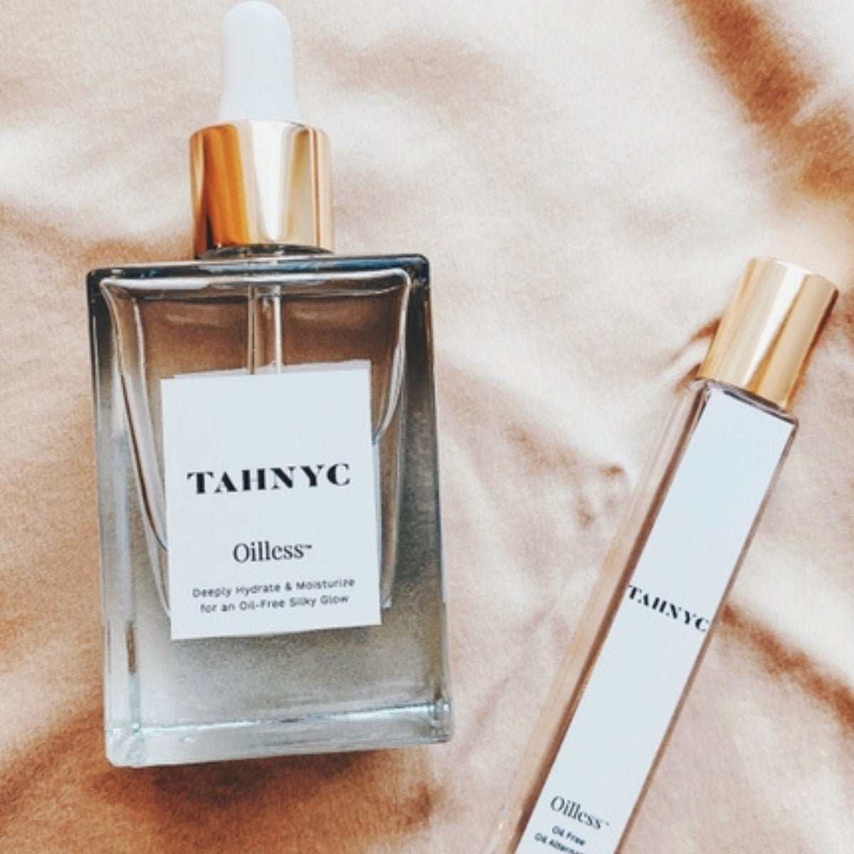 Oilless Moisturizer offers 2 sizes to choose from.  Regular 1.2 fl oz bottle or Control Pen for more precise applications.